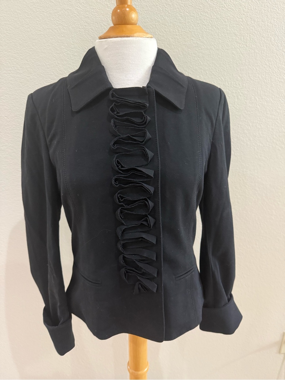 ST JOHN Jacket Sz P Large Snap Closure Front Embellishment Collared Cuffed Slee